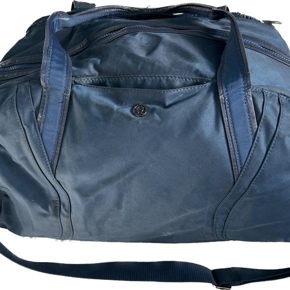 Lululemon *RARE* Navy Blue Duffle Bag - Picture 1 of 14